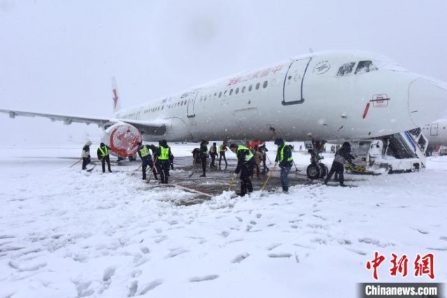 长三角降雪 南京机场发布大面积航班延误黄色预警