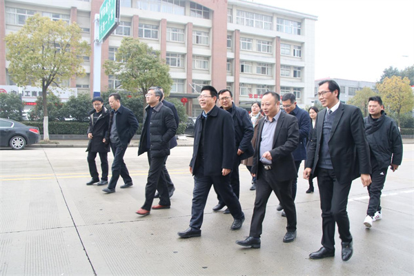 长三角和珠三角新能源汽车行业协会赴淮南市寿县对接考察